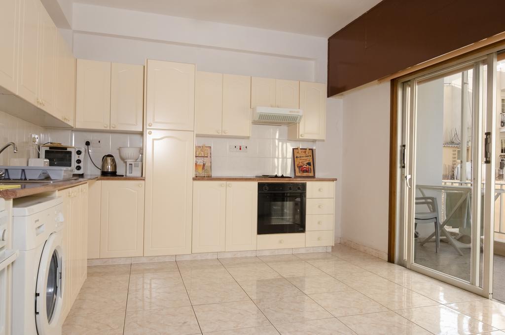 Laila'S Holiday Apartments Larnaka Exterior foto